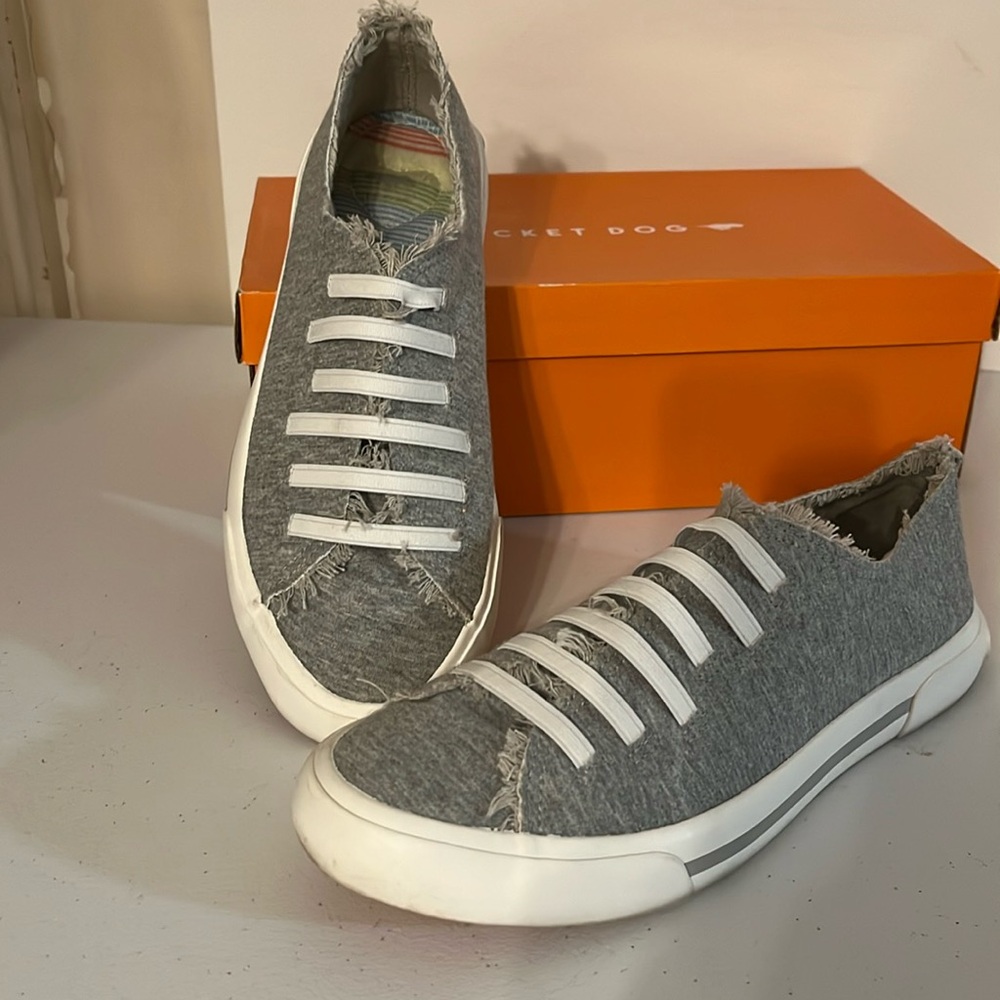 Rocket Dog , worn once, light grey 7.5